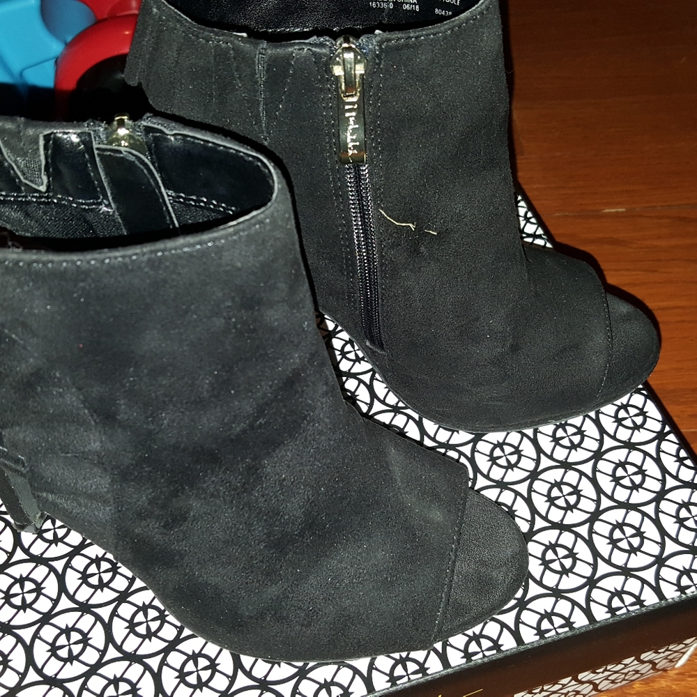 Black ankle bootie
